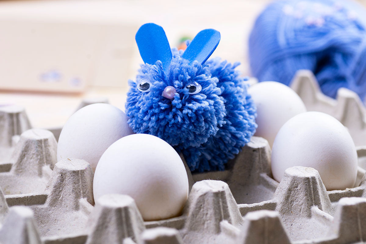 Zajączek z włóczki - prosty projekt DIY dla dzieci na Wielkanoc