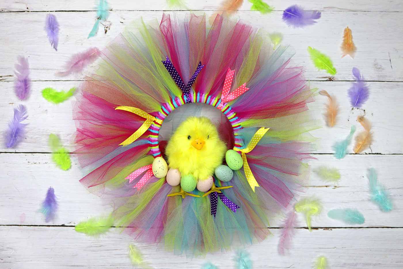 Wielkanocny wieniec z tiulu - Łatwy projekt dla dzieci