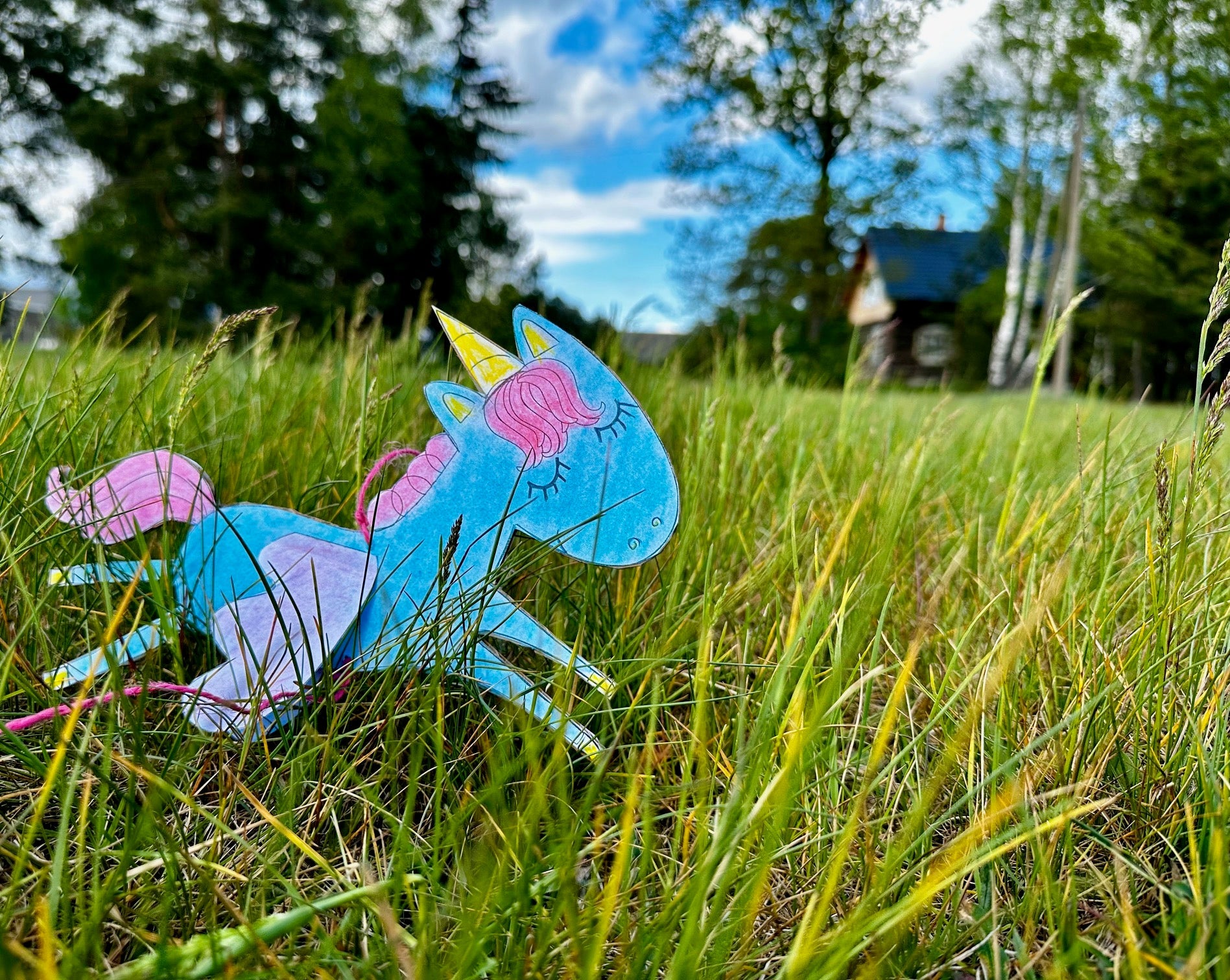 Zrób to sam: latający koń Pegaz z papieru – kreatywny projekt DIY dla dzieci na Dzień Konia