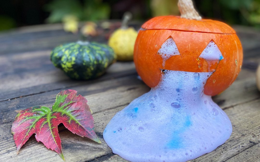 Buzująca dynia – najlepszy eksperyment dla dzieci na Halloween