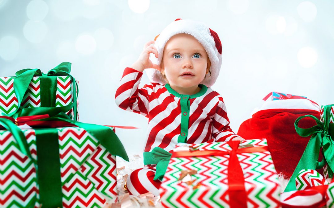 Jak wybrać prezent dla młodych rodziców na Święta – Świąteczna wyprawka dla niemowlaka