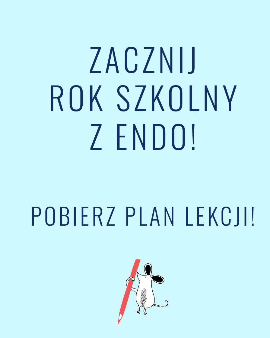 dziecko patrzące przez lornetkę w aucie