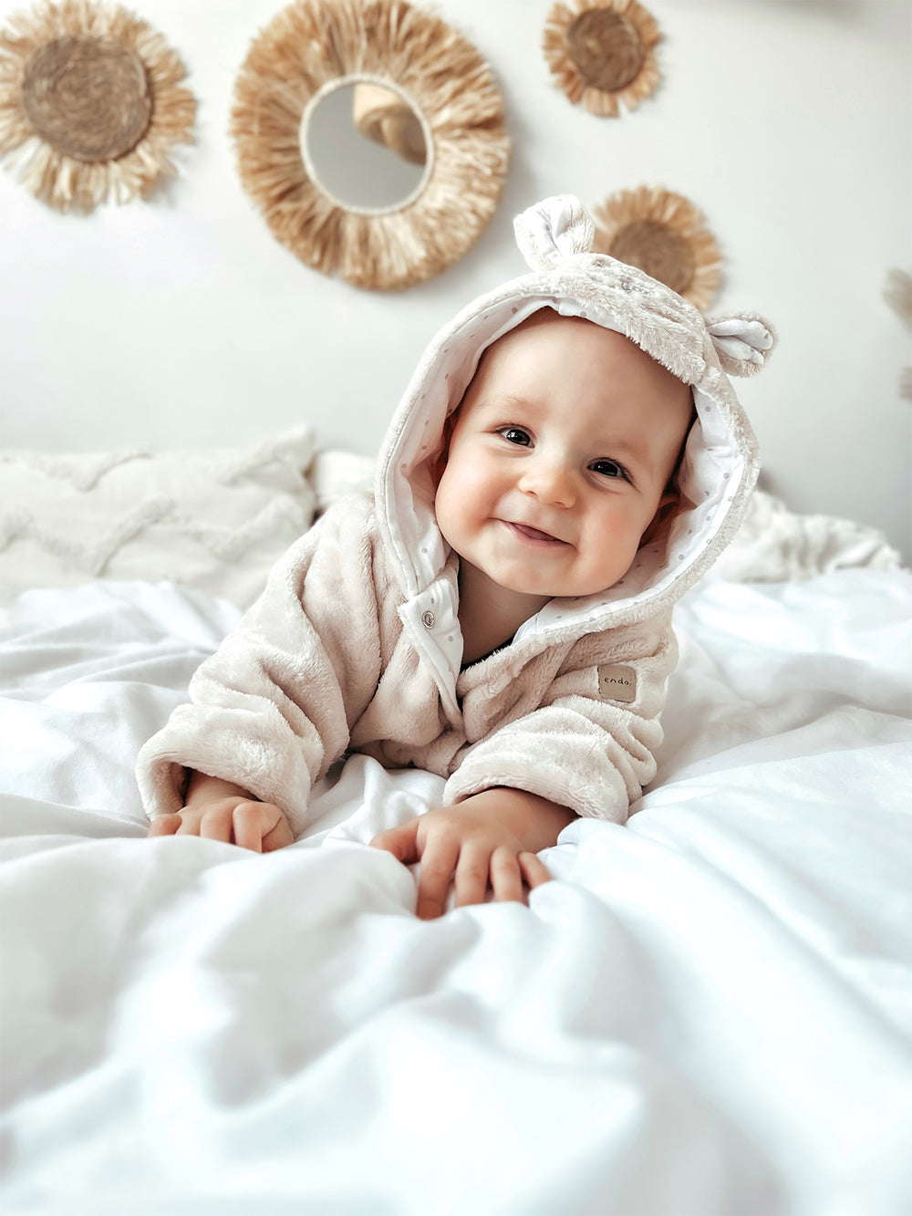 Słodkie ubranka dla niemowlaka z misiem i uszami misia - Kolekcja Przytulasy