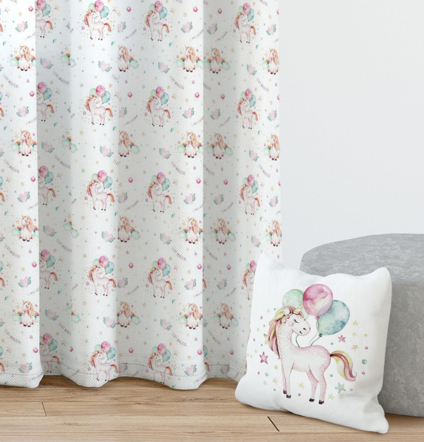 Magical unicorn curtain with balloons and rainbow, white, 150x150cm
